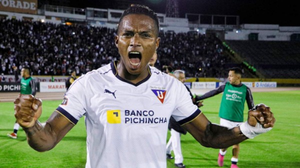 Cavani en la lista de los 12 reconocidos futbolistas que actualmente están sin equipo