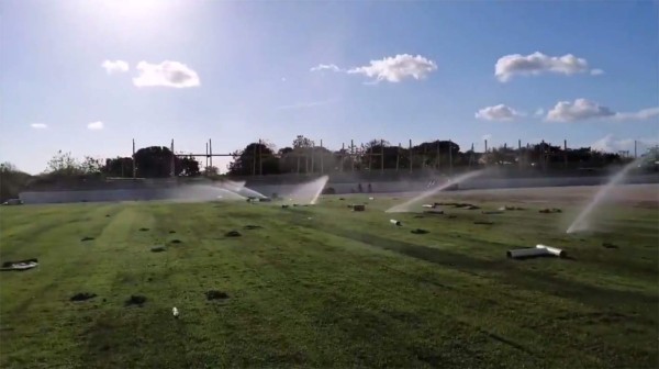 ¡Pequeño y cómodo! Así es el bonito estadio que construye el Club Universitario de Panamá