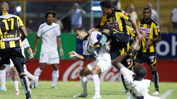 Real España perdonó en casa al Olimpia