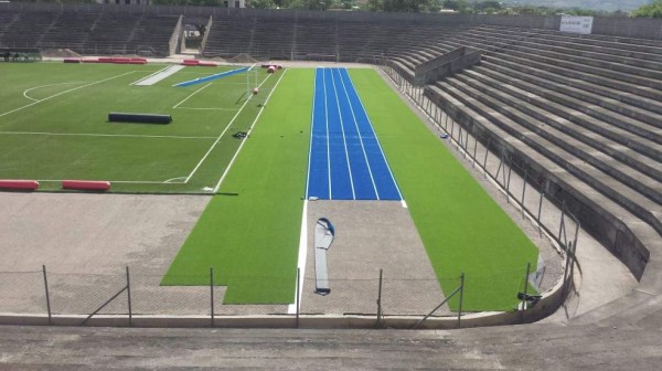 ¡Irreconocible! Con grama sintética y pista olímpica, así marcha la remodelación al estadio Roberto Suazo Córdova de La Paz