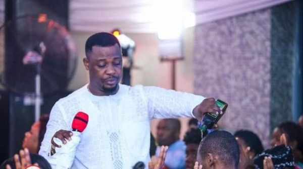 ¿Quién es Nigel Gaisie, el pastor que pide 50 millones de dólares por revivir a Kobe Bryant?