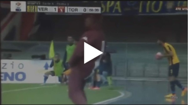 VIDEO: Técnico del Torino se toca los testículos en pleno partido en Italia