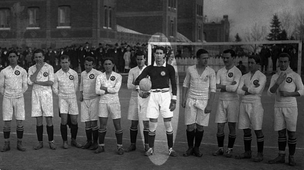 Jugadores de países 'exóticos' que militaron en el Barcelona y Real Madrid