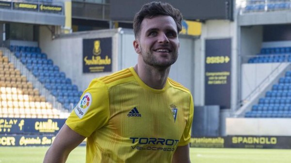 Choco Lozano se une a los fichajes más caros en la historia del Cádiz de España