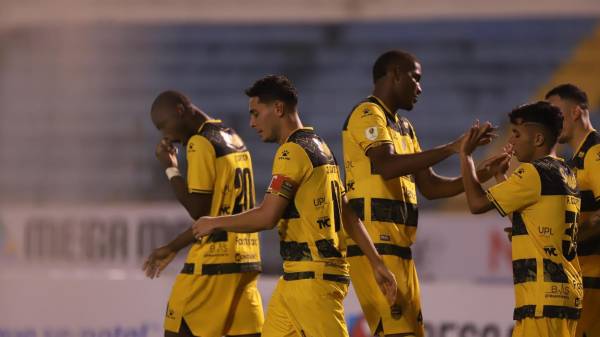 Real España vence al Olancho FC y vuelve a la vida en el torneo de Liga Nacional de Honduras.