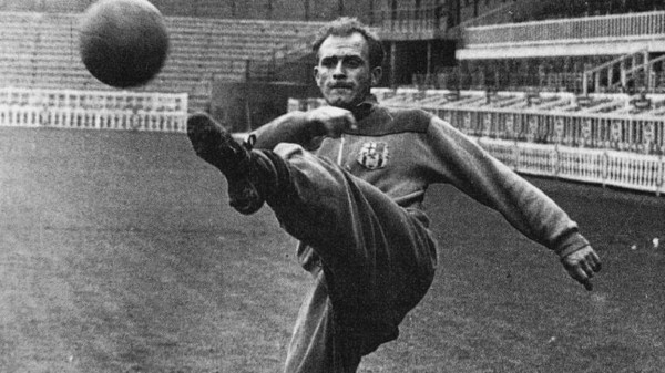 Futbolistas que vistieron la camiseta de Real Madrid y de Barcelona