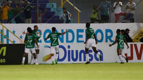 Tejeda celebra el primer gol del encuentro.