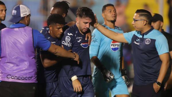 Diego Vazquez se rinde ante Edrick Menjívar y así habló del penal errado de Auzmendi ante Olimpia