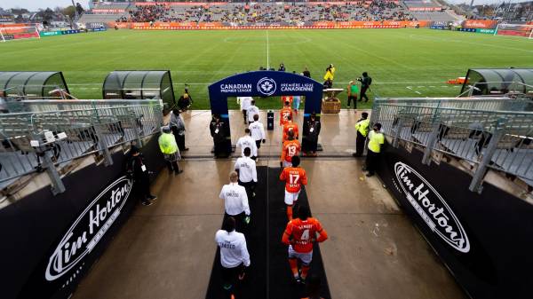 Una vista del Tim Hortons Field, cancha del Forge FC en Hamilton, Canadá.