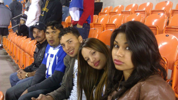 'Hondureños en el BBVA Compass de Houston'