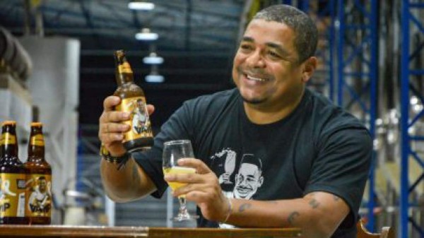 Irreconocible: Así luce Vampeta, campeón del mundo con Brasil en el Mundial del 2002