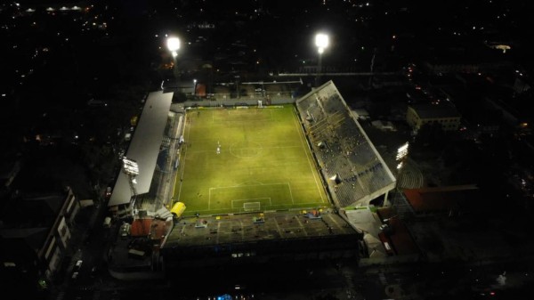 La evolución del estadio Morazán, la casa del clásico sampedrano