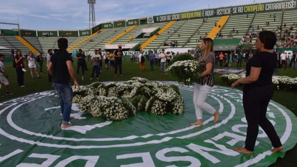 ¡Imposible no llorar! Así fue el último adiós a futbolistas del Chapecoense
