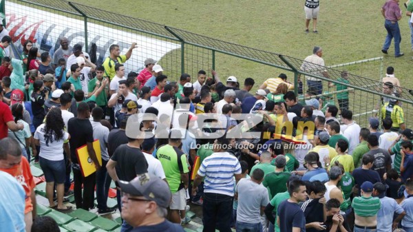 Las imágenes que no viste en TV de incidentes en el Yankel Rosenthal