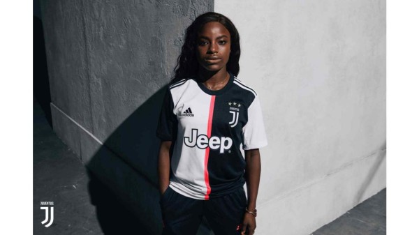 Revolucionaria: Juventus presenta su nueva y polémica camiseta... ¡Sin rayas!