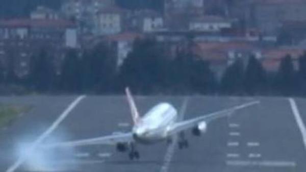 VIDEO: Equipo de basquetbol vive un escalofriante aterrizaje