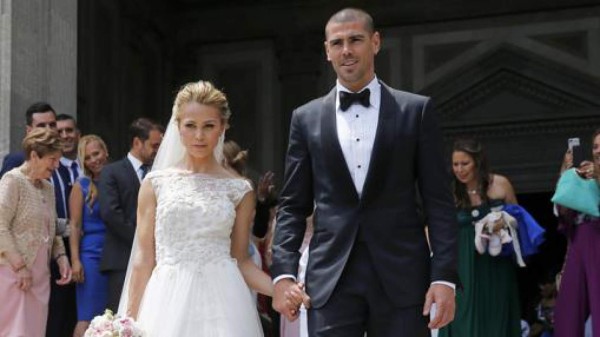 Boda de Víctor Valdés estuvo rodeada de ex jugadores del Barcelona