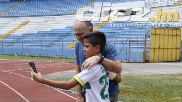 Por dentro y por fuera, así fue el amplio recorrido de Fabián Coito al estadio Olímpico
