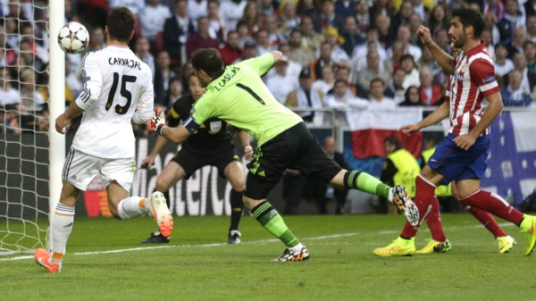 VIDEO: El errorazo de Iker Casillas en el gol de Godín