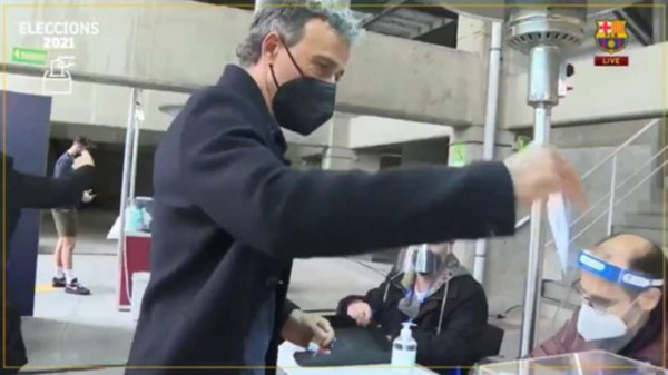 ¿Quién acompañó a Messi? y foto del recuerdo: Así votaron los futbolistas en las elecciones de Barcelona &nbsp;&nbsp;&nbsp;