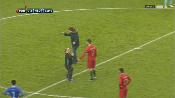 LOCURA: Boxers y hasta besitos para Cristiano Ronaldo en la derrota contra Holanda