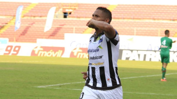Mercado de fichajes tico: dos panameños más se unen a la legión centroamericana