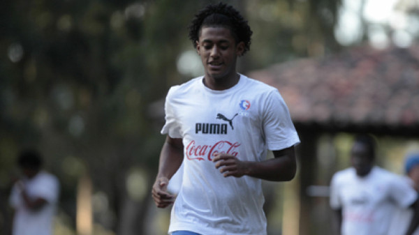 Exigen que Anthony Lozano juegue más
