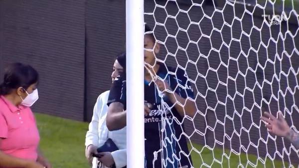 Así se ve el artefacto con el que el aficionado de los Gallos cortó la red.