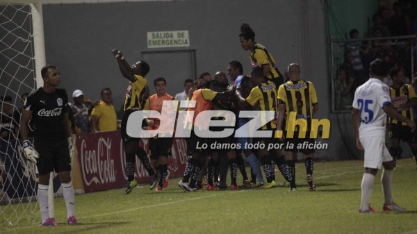 La mejores imágenes del clásico España Olimpia