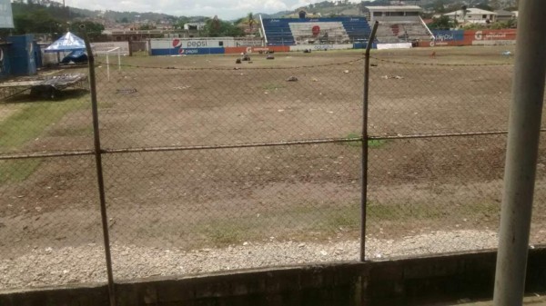Estadio Sergio Reyes en Santa Rosa de Copán queda destruido tras un evento
