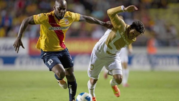 Felipe Baloy sufrió una grave lesión y estará varios meses de baja