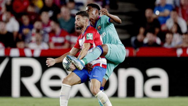 Barcelona: Los culpables, fragilidad defensiva y la nueva crisis tras perder en Granada