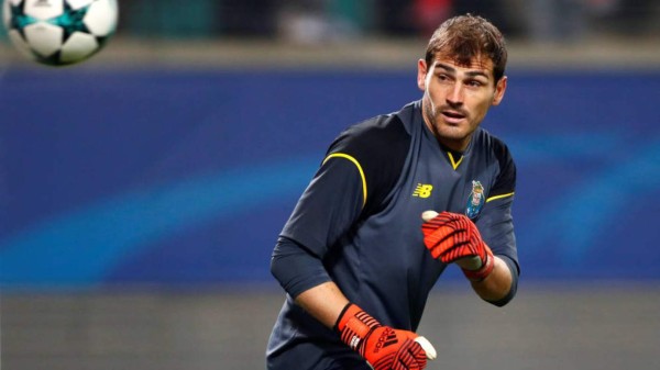 Hondureños y otras figuras que debutaron el siglo pasado y siguen activos