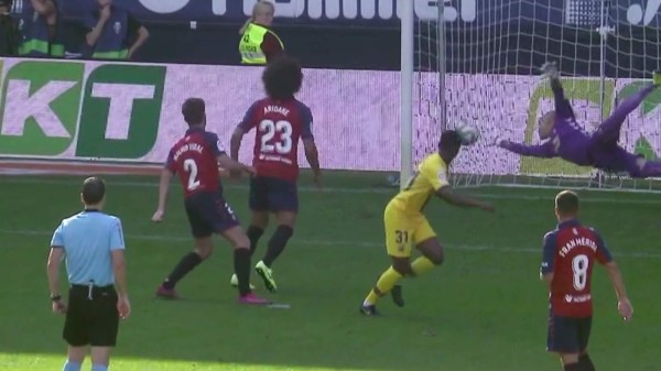 FOTOS: La alegría de Ansu Fati, el gesto de Piqué y la dura batalla entre Osasuna y Barcelona