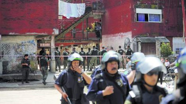 Entre balas y drogas: Así es el 'Fuerte Apache', el aterrador barrio de Carlos Tévez