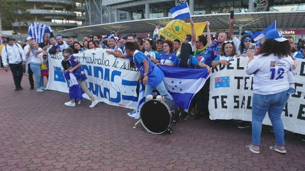 Así es el espectacular ambiente en el ANZ Stadium de Sídney para el Australia-Honduras