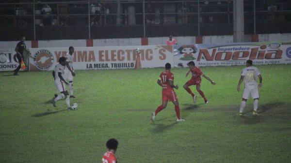 La cancha del Francisco Martínez Durón luce cada vez más detriorada.