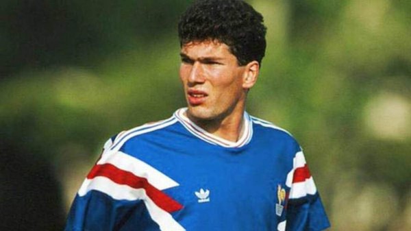 Los 10 jugadores calvos que son irreconocibles con pelo