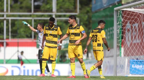 Varios futbolistas del Real España se discutieron tras el clásico.