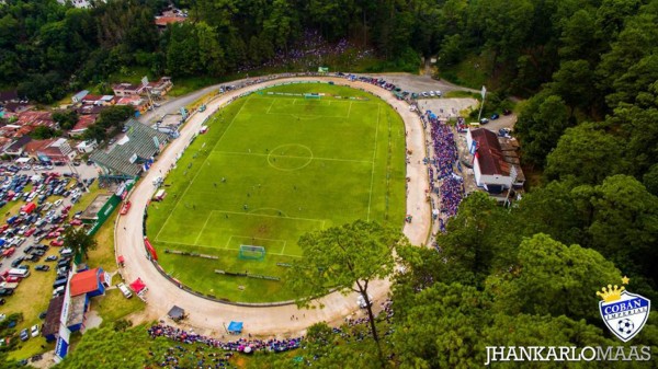 El ecológico estadio Verapaz de Guatemala ¡una belleza!