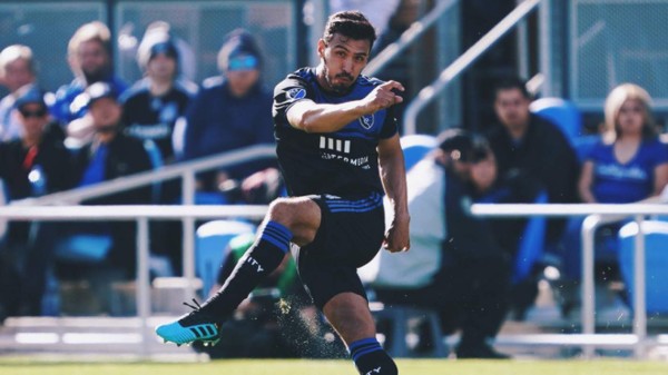 Llegó al Chelsea y no dio bola: Los 15 famosos jugadores mexicanos que fueron a pasear a Europa