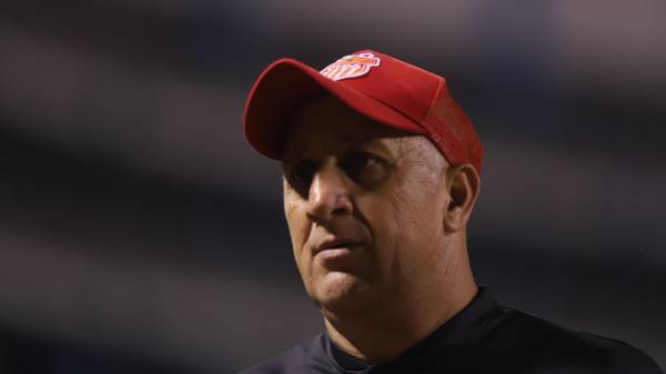 Dos triunfos y cuatro derrotas registró Washington Rodríguez como técnico del Vida.