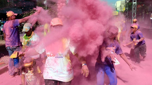 Las mejores imágenes del Color Run en Tegucigalpa