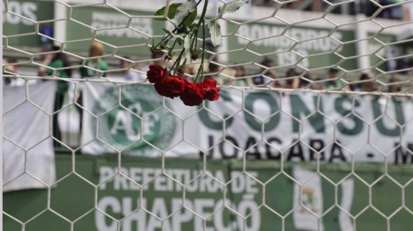 ¡Imposible no llorar! Así fue el último adiós a futbolistas del Chapecoense
