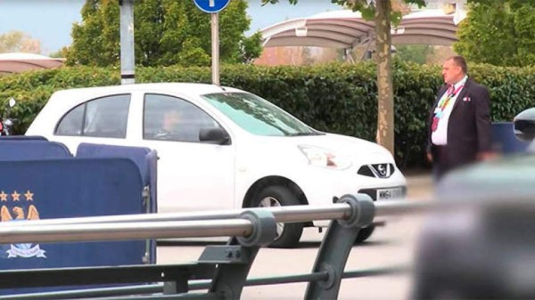 ¡Balotelli es el último! Futbolistas que manejaron autos que podría tener cualquier persona