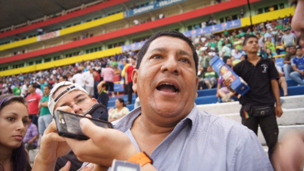 El Salvador: El técnico Nelson Ancheta se marcha de Dragón