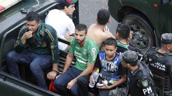Las fotos más polémicas de los incidentes en el clásico sampedrano y capitalino