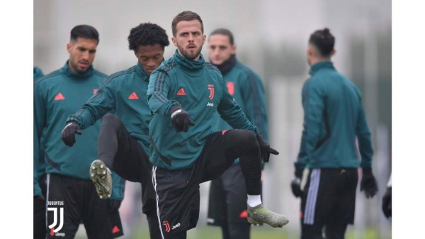 Juventus regresa a los trabajos y Cristiano Ronaldo sorprende con su nuevo look