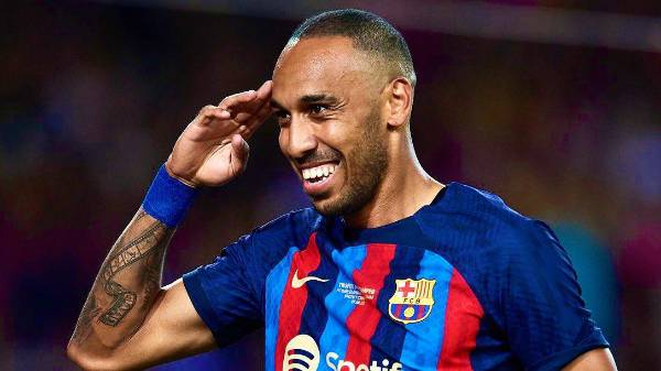 El gran ausente: Xavi y Busquets lo invitaron a la celebración del título del Barcelona, pero los rechazó