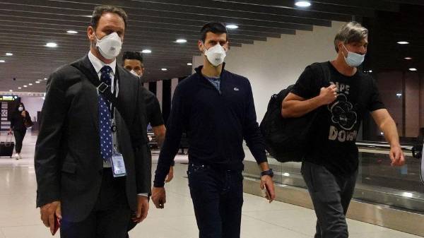 OFICIAL: Novak Djokovic es deportado y no jugará el abierto de Australia por los próximos tres años ¿A qué país se fue?